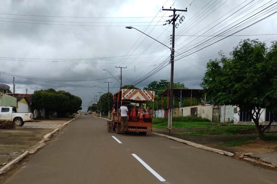 Convênio entre a prefeitura e DER garante pintura de sinalização horizontal em ruas e avenidas do município