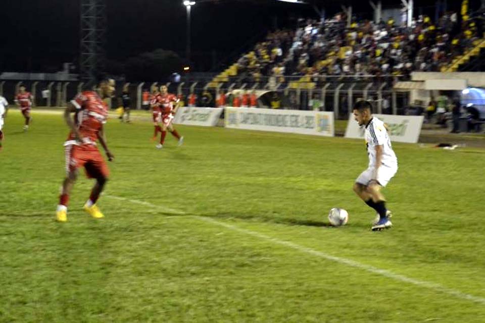 Vilhenense abre 2-0 no primeiro tempo, mas cede o empate na etapa final