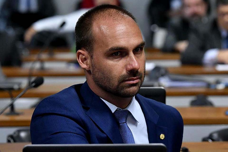 Relator pede arquivamento de processo contra Eduardo Bolsonaro