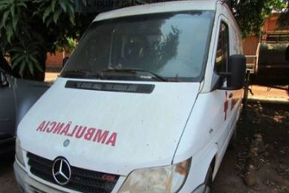  Ambulância de Cabixi sai da pista na BR 364 e deixa feridos 