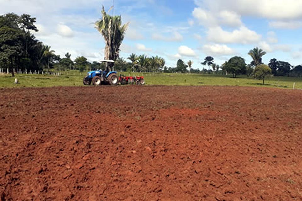 Pequenos agricultores são beneficiados pelo programa Porteira Adentro