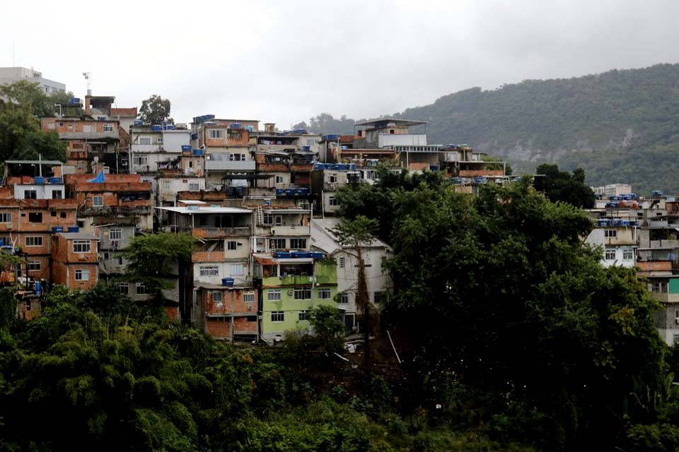 ONG diz que Maré acumula mais de 700 suspeitas de covid-19 sem teste