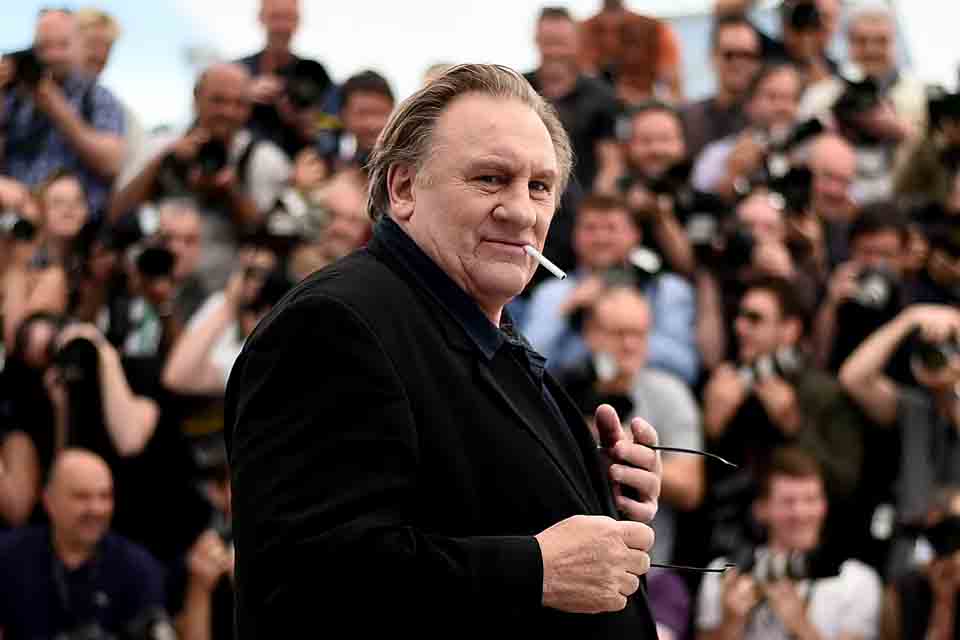 Ator Gérard Depardieu é indiciado por estupro e agressão em Paris