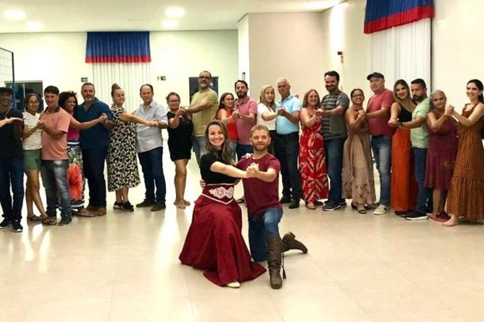 Regional Café do SINTERO celebra sucesso do Curso de Dança oferecido às/aos filiadas/os