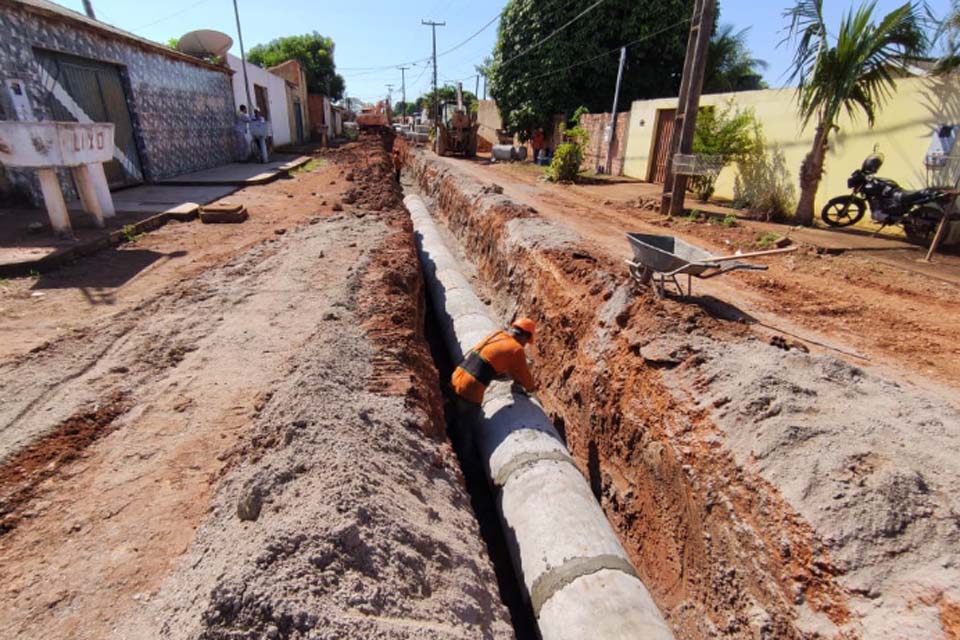 Porto Velho: Obras no bairro Igarapé avançam com a execução de drenagem