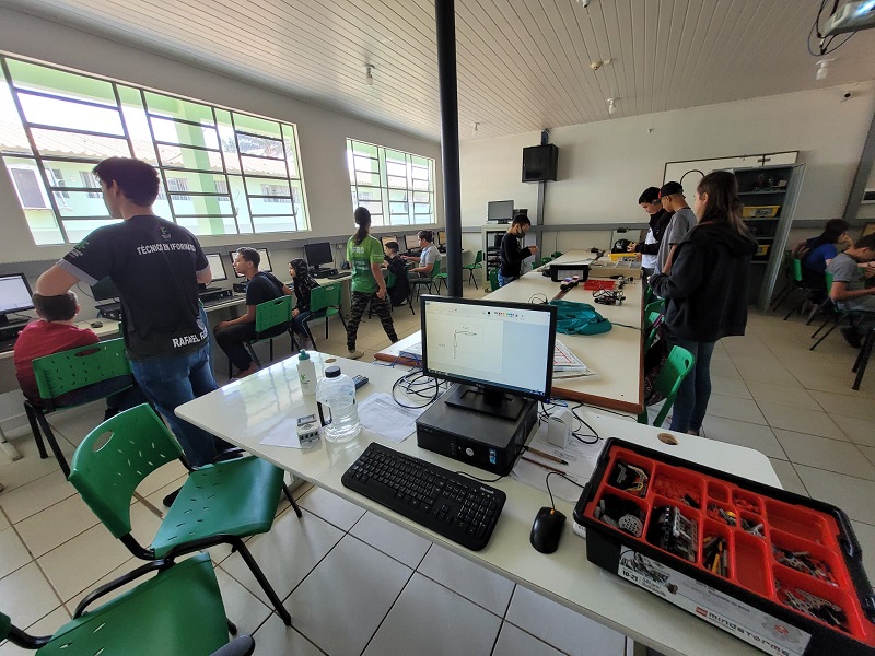 Professor do Campus Ji-Paraná recebe Prêmio Seymour Papert - Paulo Freire de boas práticas em robótica educacional