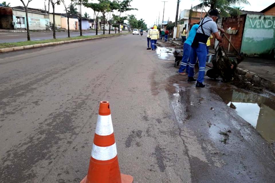 Prefeitura realiza limpeza na Imigrantes e Duque de Caxias