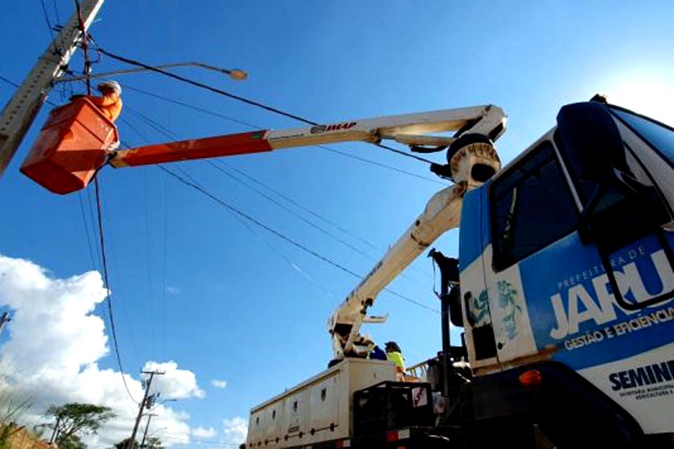 Prefeitura realiza implantação de rede de iluminação pública na extensão do setor 7