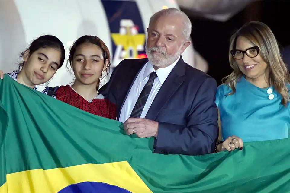 Lula garante que Brasil tentará trazer mais famílias da Faixa de Gaza