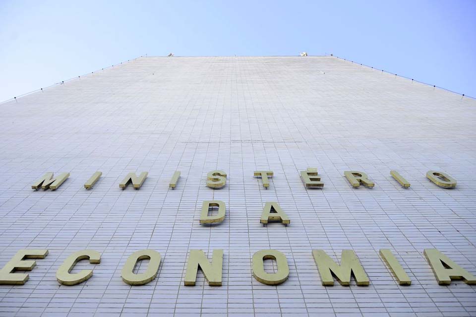 Ministério eleva previsão de crescimento econômico para 5,3% em 2021