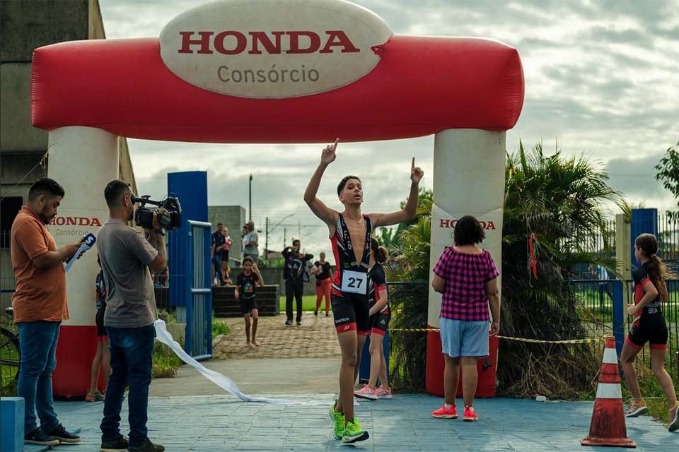 Crianças e adolescentes brilham em etapa de Triathlon infantil em Porto Velho