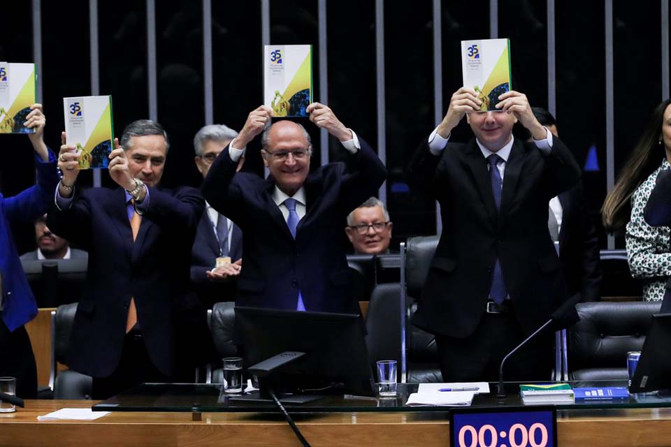 Representantes dos três poderes defendem harmonia institucional