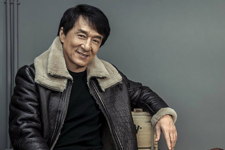 'Já tenho 70 anos?', brinca Jackie Chan ao celebrar aniversário