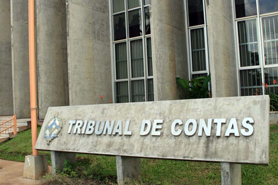 Prefeito pode ser multado em R$ 30 mil se descumprir decisão do Tribunal de Contas de Rondônia mandando suspender licitação