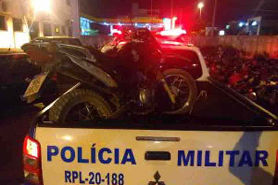 Motocicleta com registro de furto é abandonada no meio de mata em Vilhena