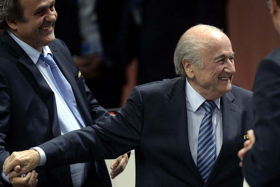 Joseph Blatter e Michel Platini são indiciados na Suíça