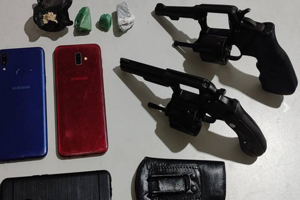 Polícia Militar apreende armas, drogas e munições em Boca de fumo