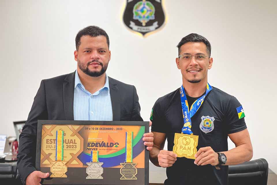 Deputado Edevaldo Neves recebe reconhecimento do número 1 do mundo no peso Galo Master, Ângelo Rafael