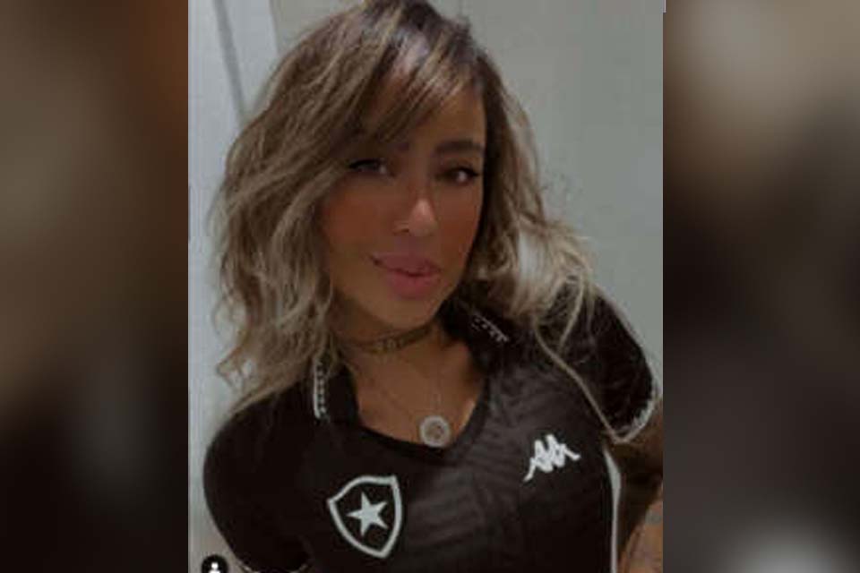 Rafaella, irmã de Neymar, posta foto com nova camisa do Botafogo e agita torcedores: 'Agora só falta o irmão'