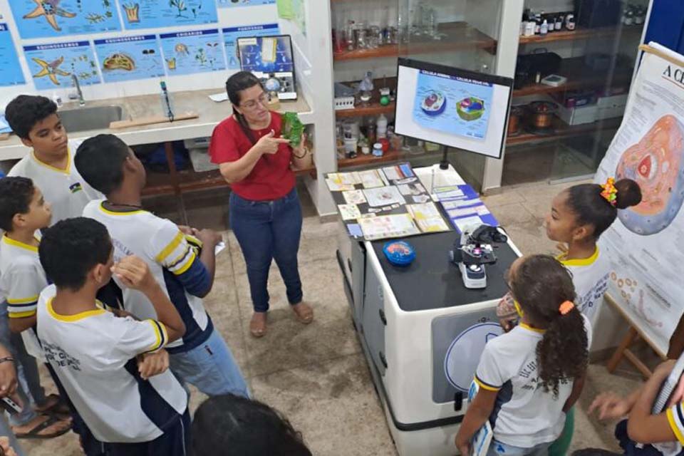 Laboratório Móvel reforça ensino de ciências e aprendizagem na escola Carmem Ione, em Ariquemes