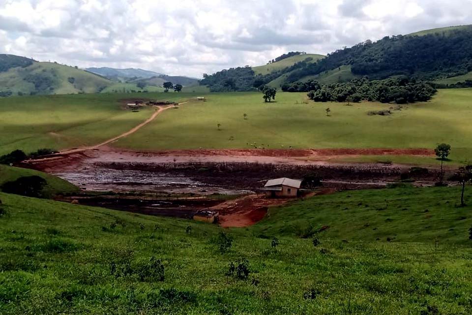 Barragem se rompe em cidade do sudeste de Minas Gerais 