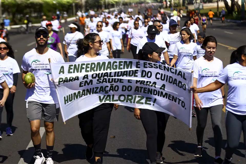 STF deve finalizar julgamento de recursos sobre piso da enfermagem