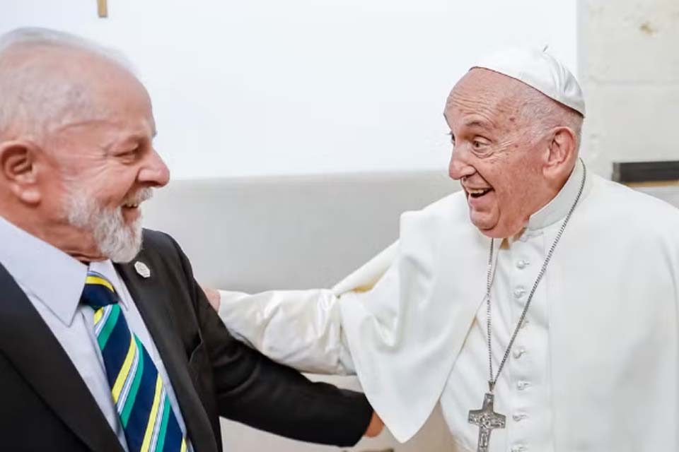 Papa Francisco faz discurso contra legalização de drogas