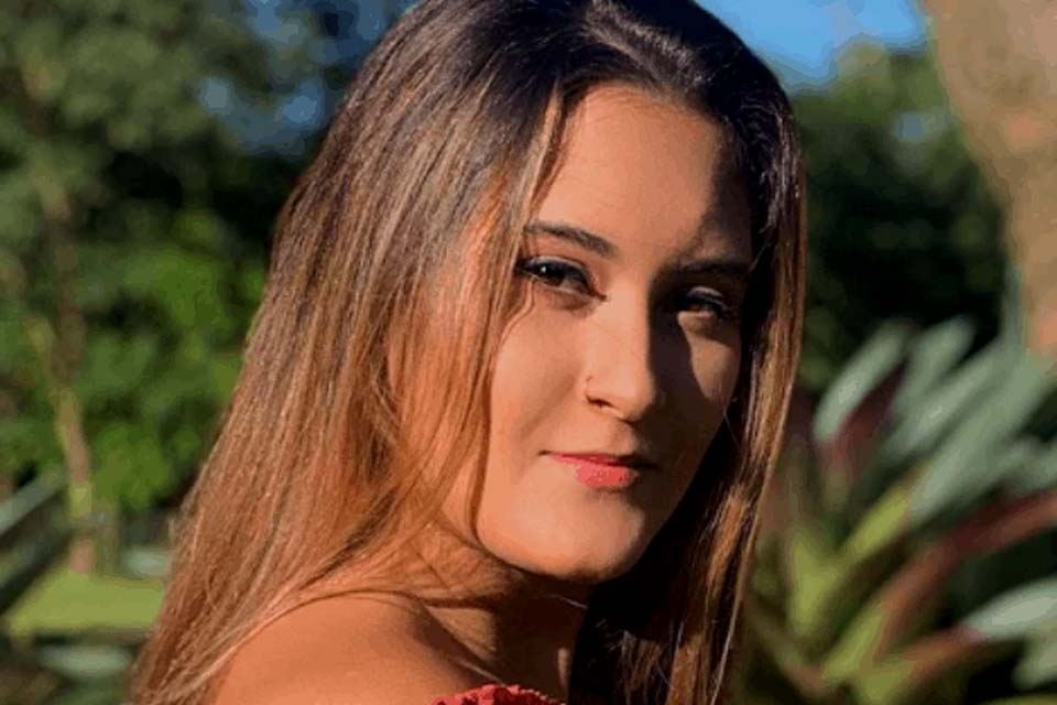 Filha de Fátima Bernardes e Bonner fala sobre investir na carreira de cantora