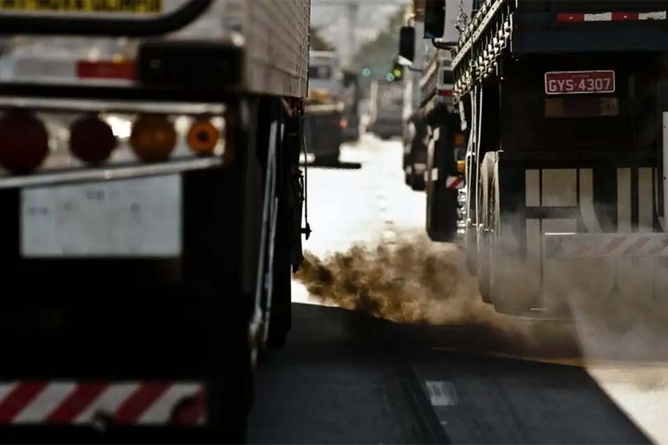 Inmetro anuncia projeto para descarbonização do transporte rodoviário