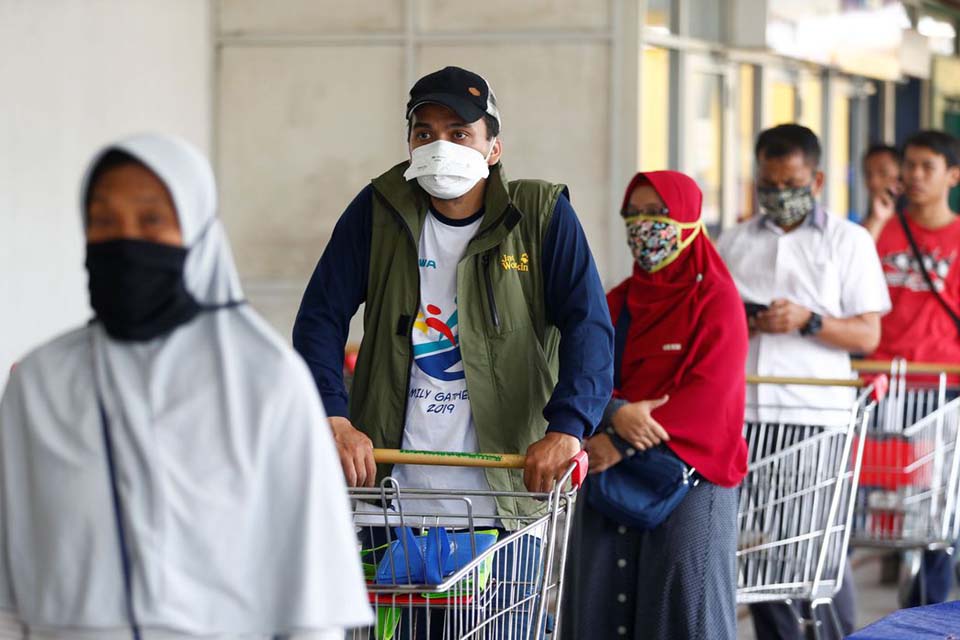 Israel tornará uso de máscaras em público obrigatório