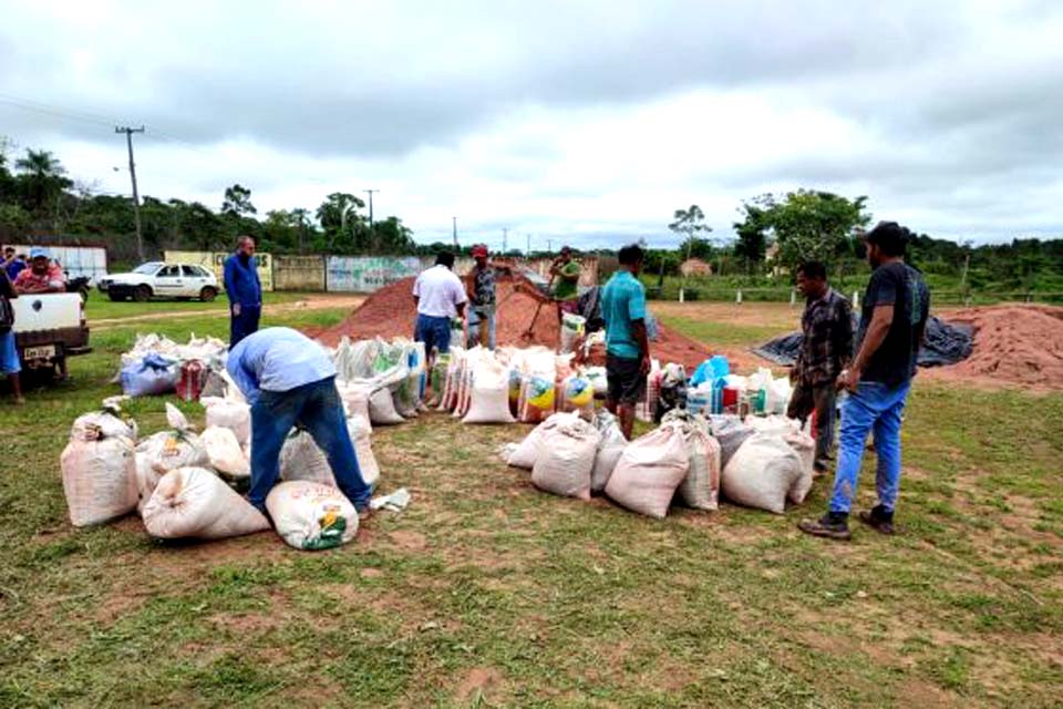 Extrativistas da Resex Rio Ouro Preto recebem calcário para aumentar a produtividade agrícola