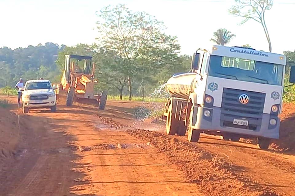 Prefeitura realiza patrolamento de estradas rurais do município