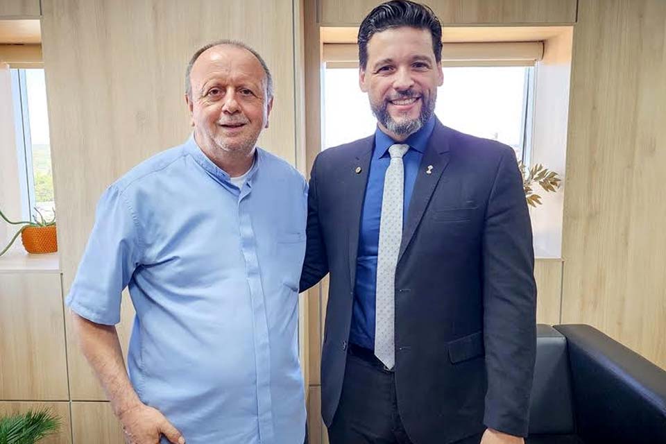 Delegado Camargo recebe visita do Arcebispo de Porto Velho Dom Roque Paloshi