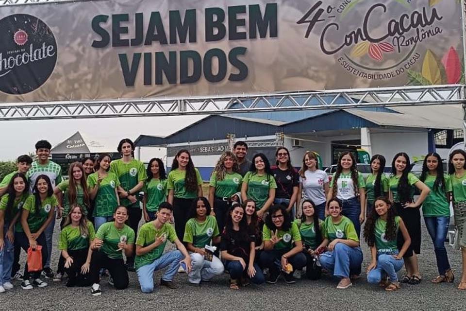 Estudantes do Campus Jaru participam de visita técnica ao 4º Concacau