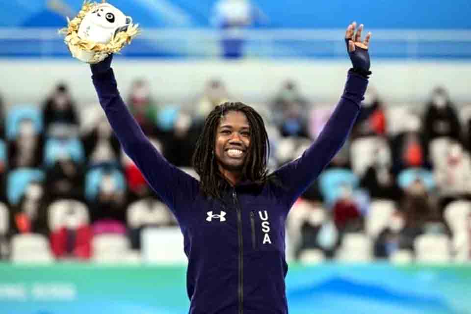 Patinação: Erin Jackson é a 1ª mulher negra a ganhar ouro