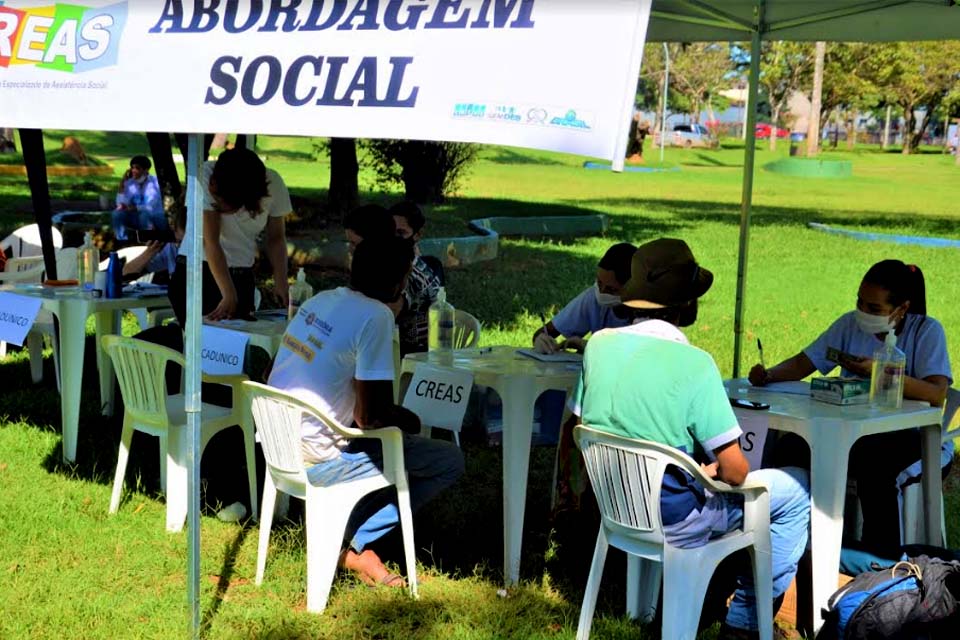 Ação solidária para acolher pessoas em situação de rua é realizada pela Prefeitura