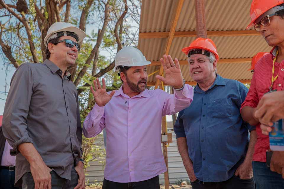 Prefeito Hildon Chaves vistoria andamento das obras da nova rodoviária de Porto Velho