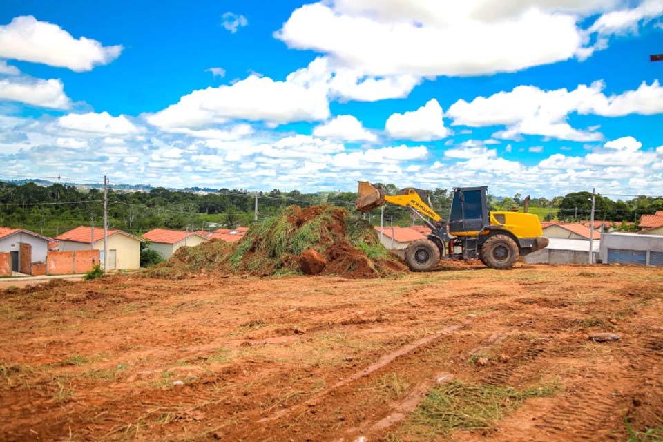 Prefeitura realiza mutirão de limpeza nos espaços públicos do Jardim Europa