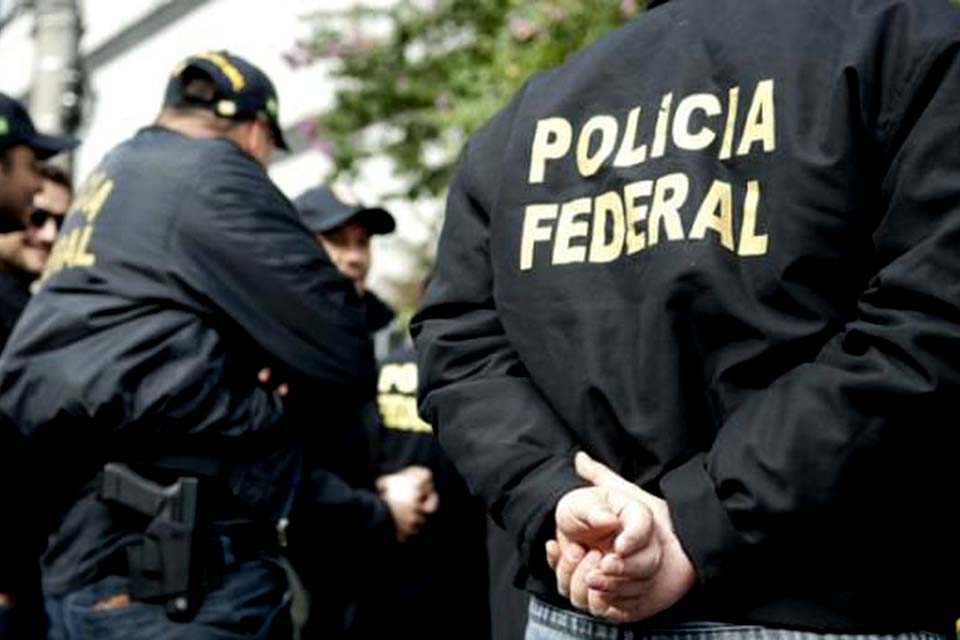 Polícia Federal faz operação contra desembargador do TJRJ