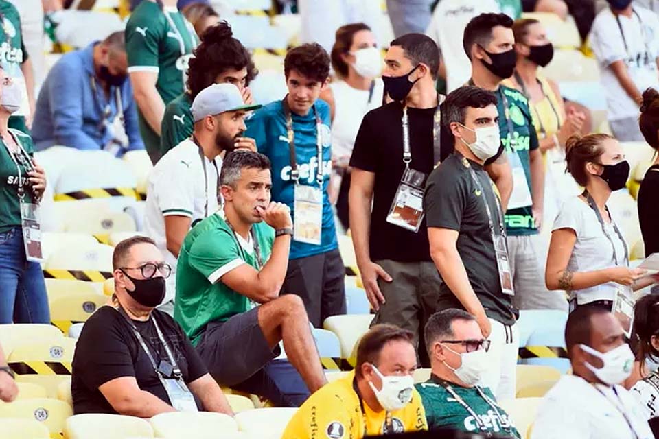 Vigilância Sanitária multa Conmebol em R$ 14 mil por aglomeração na final da Libertadores no Maracanã