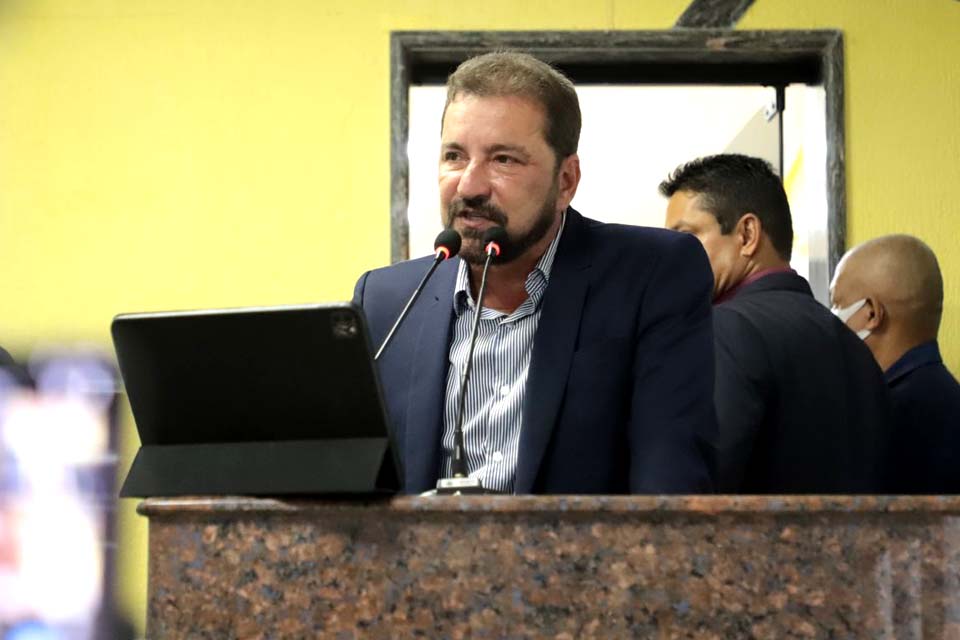 Prefeito Hildon Chaves anuncia recomposição salarial a servidores municipais de Porto Velho