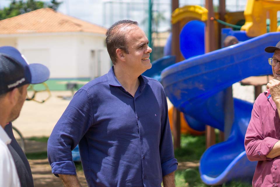 Deputado Alan Queiroz indica a construção de quadras esportivas de areia em distritos e bairros de Nova Mamoré