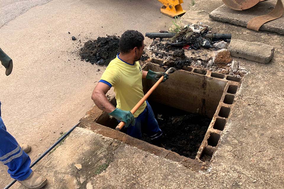 Prefeitura mantém mutirões de limpeza e manutenção em ruas e avenidas de Porto Velho