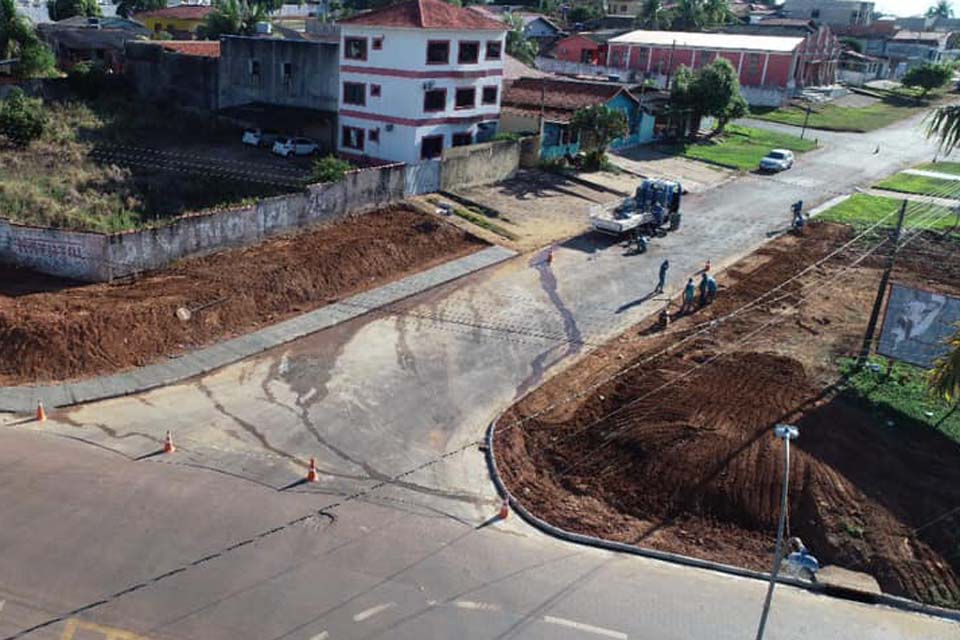  Prefeitura realiza restauração de calçadas e meio-fio na Avenida Porto Alegre com Belo Horizonte