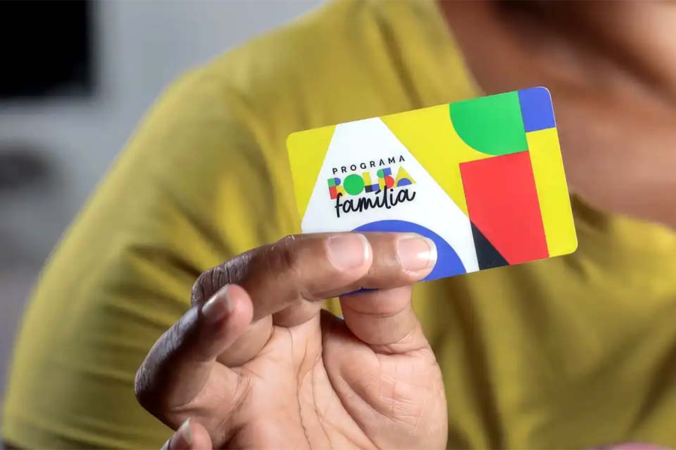 Caixa paga novo Bolsa Família a beneficiários com Número de Inscrição Social de final 3