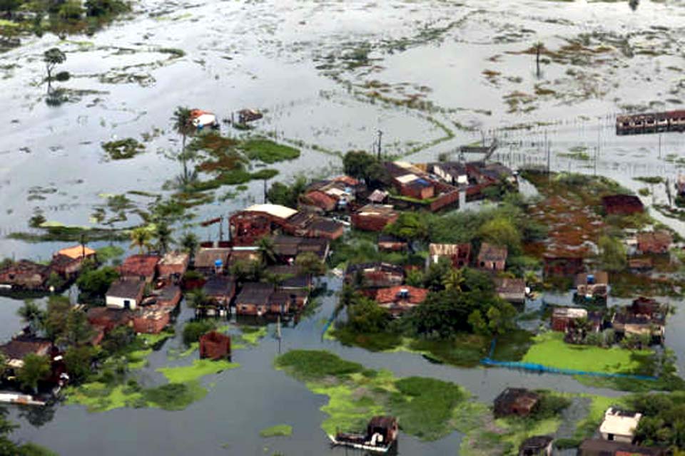 Aquecimento e urbanismo descontrolado causarão mais desastres no Brasil, segundo especialista