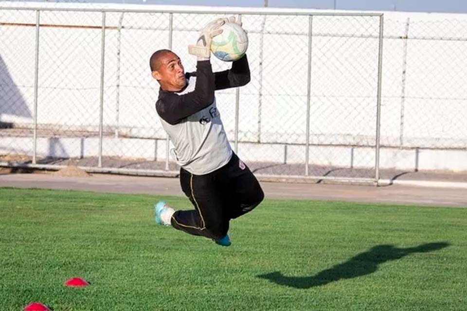 Goleiro do VEC, Gil, acredita que elenco pode resgatar história do clube