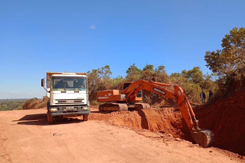 Prefeitura de Porto Velho inicia obras de pavimentação na área rural da Estrada do Areia Branca