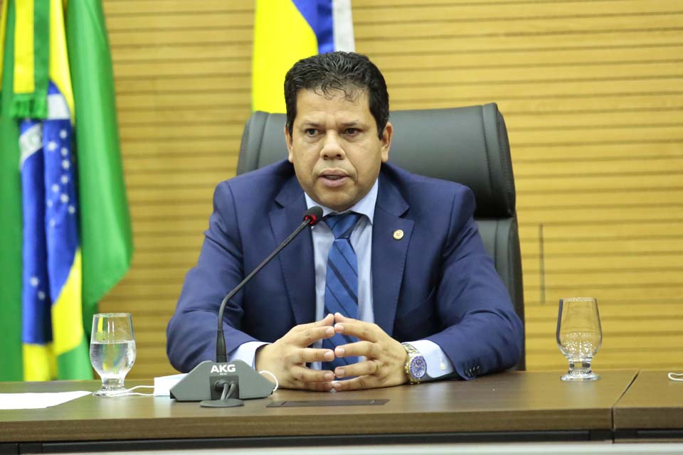 Deputado Jair Montes pede acréscimo de 1 ano na contagem da aposentadoria dos servidores trabalhando na pandemia