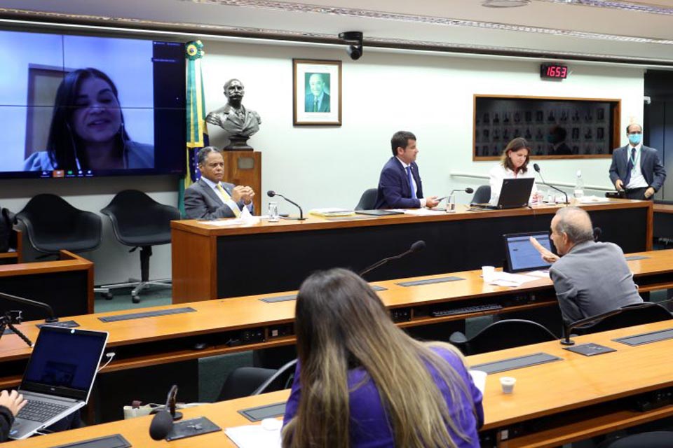 Deputados cobram maior agilidade no pagamento do benefício emergencial